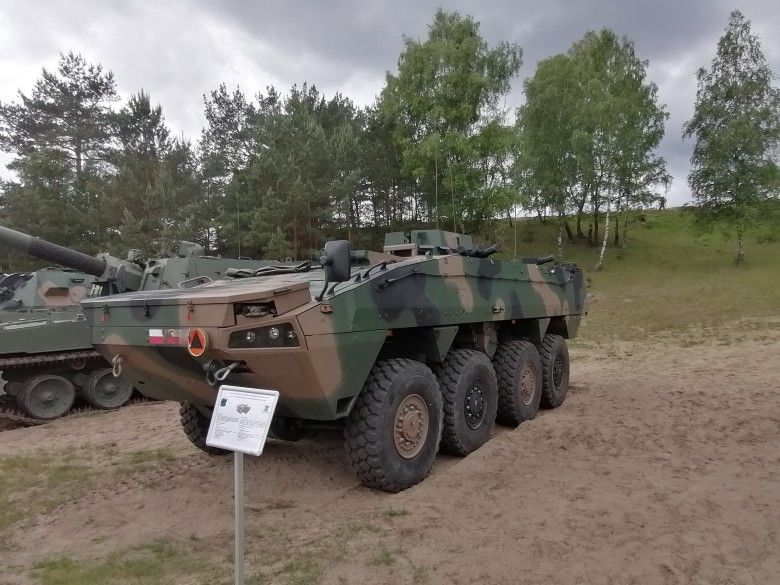 KTO Rosomak w odmianie wozu dowodzenia kompanijnego modułu ogniowego M120K Rak.