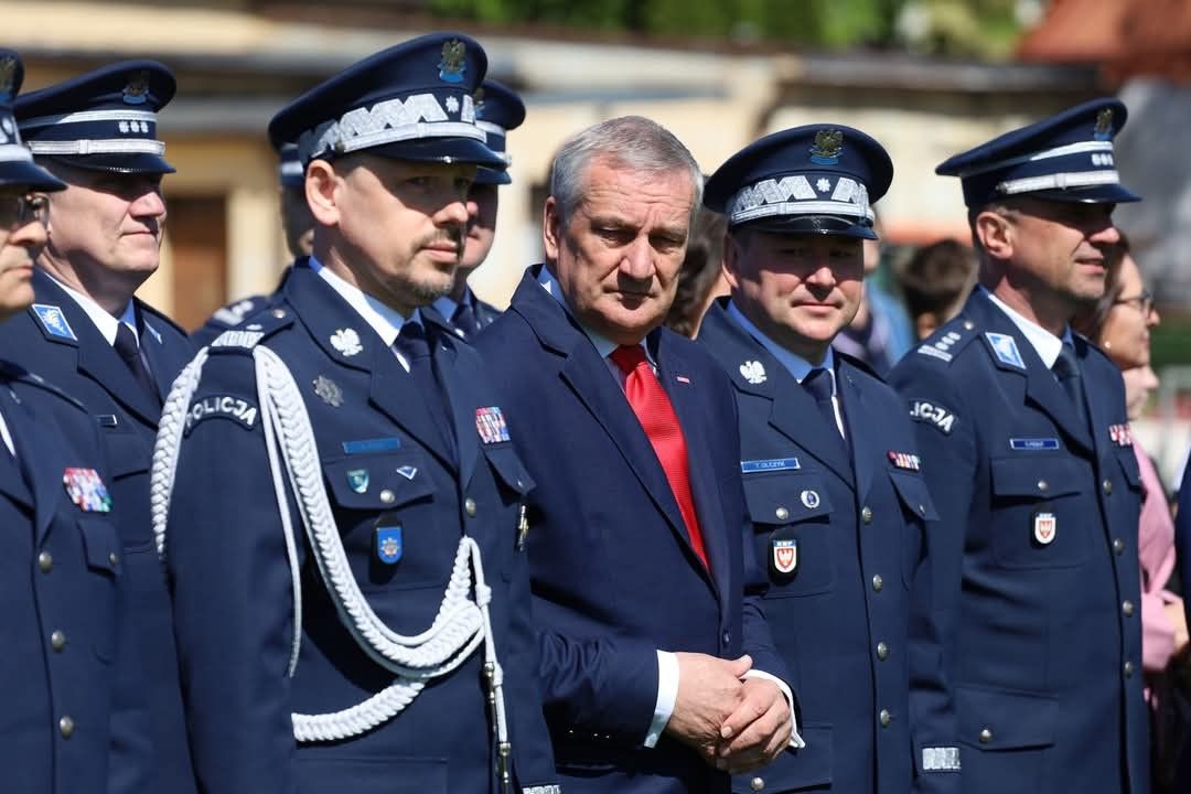 Ponad 7 mld złotych w trzy lata. Wiceszef MSWiA o szczegółach finansowania służb „z budżetu MON”