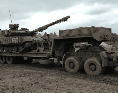 Ukraiński czołg T-64BW zdobyty przez siły rosyjskie nacierające na Chersoń, marzec 2022 roku.