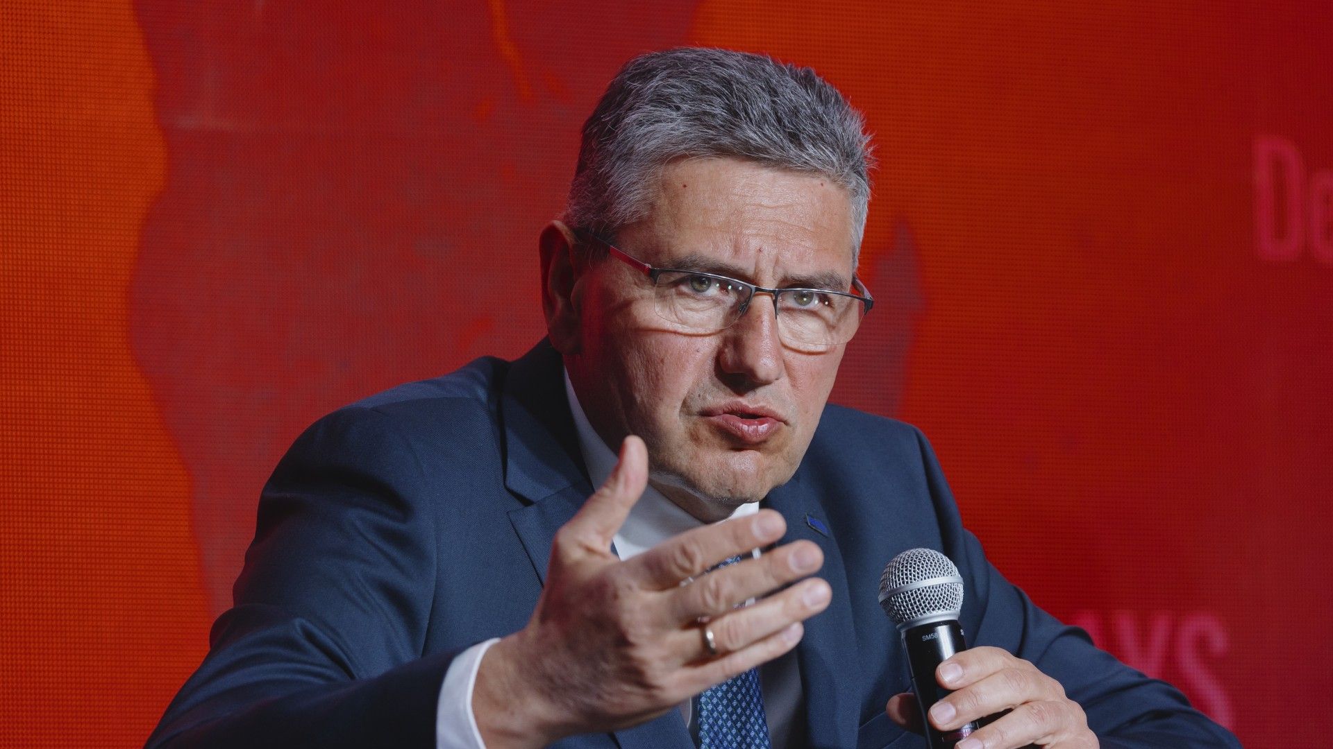 4 proc. PKB na obronę w Konstytucji. Szef BBN wyjaśnia, dlaczego [WYWIAD]