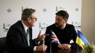 Premier Wielkiej Brytanii Keir Starmer i prezydent Ukrainy Wołodymyr Zełenski.