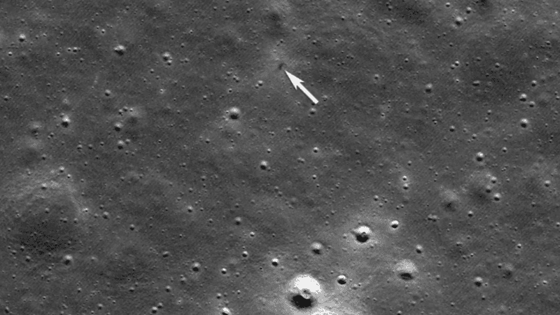 Miejsce rozbicia japońskiego lądownika Resilience wykonane przez Lunar Reconnaissance Orbiter.