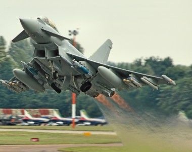 Start wielozadaniowego samolotu bojowego Eurofighter Typhoon.