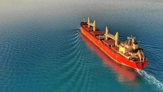 Działania chińskich oraz rosyjskich flot cieni zagrażają jedności NATO oraz samej Wielkiej Brytanii. Raporty wskazują jasno: trzeba podjąć konkretne działania.