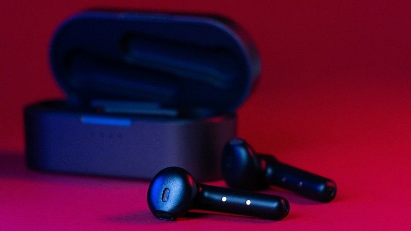W jednym z chipów Bluetooth odkryto podatność umożliwiającą podsłuchiwanie i podglądanie aktywności użytkowników. Problem w tym, że znajdują się w niezliczonej ilości słuchawek.