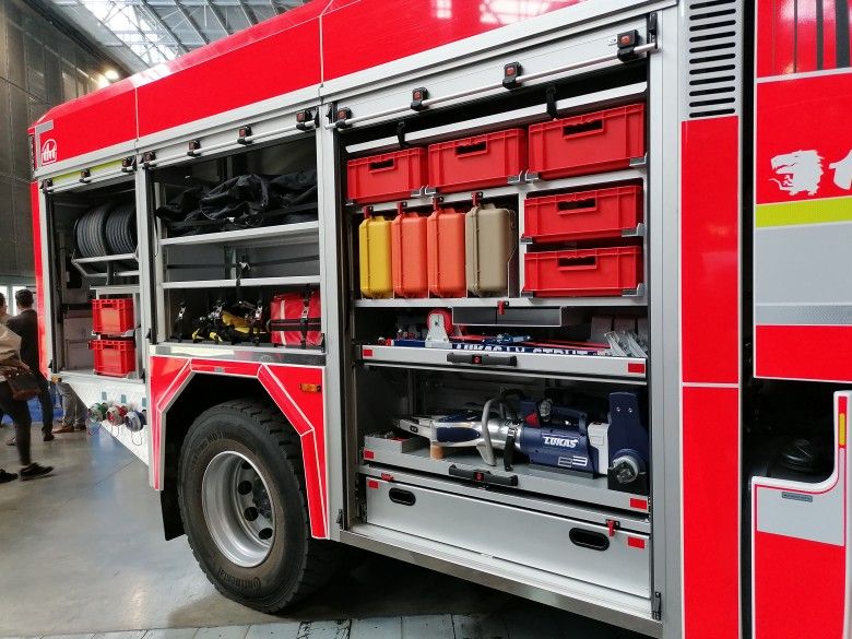 Czeski średni samochód ratowniczo-gaśniczy CAS20/4000/240-S2T bazujący na podwoziu ciężarówki Tatra Force 4x4.