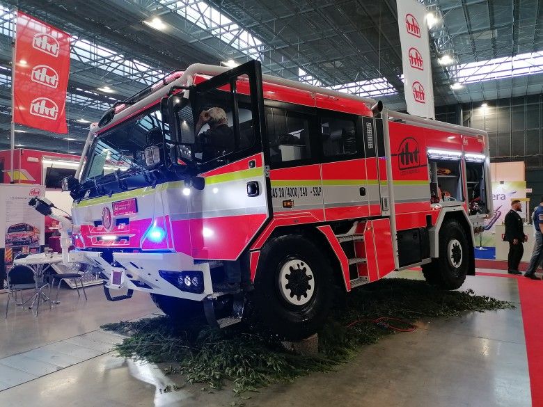 Czeski średni samochód ratowniczo-gaśniczy CAS20/4000/240-S2T bazujący na podwoziu ciężarówki Tatra Force 4x4.