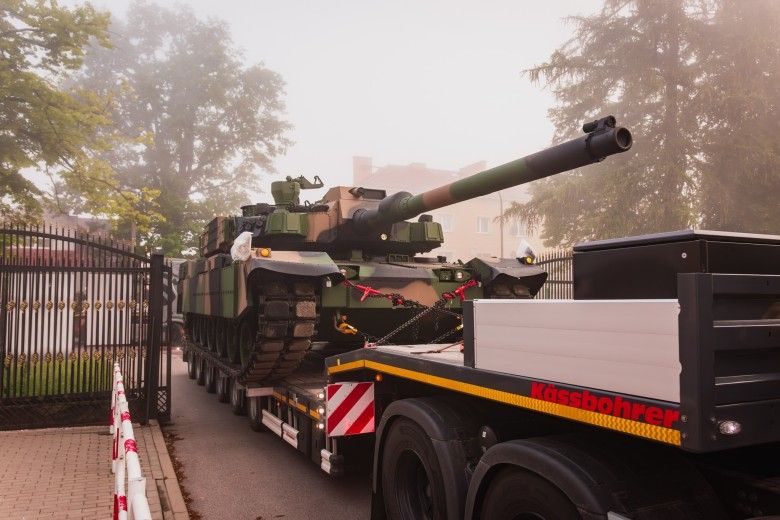 Czołg K2GF trafiający do 15. Giżyckiej Brygady Zmechanizowanej.