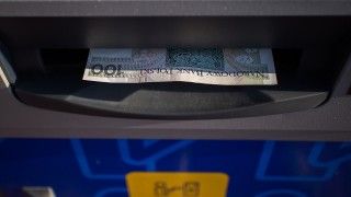 Uważaj na atrakcyjne oferty dotyczące wypłat z bankomatów