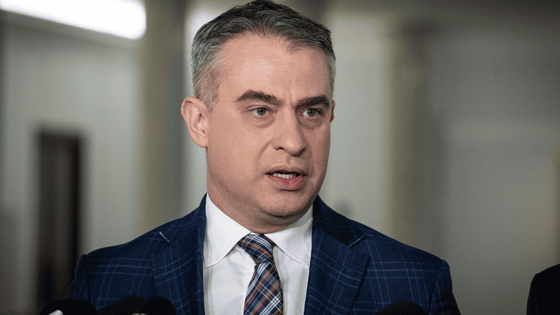 Po najnowszej aktualizacji Grok zaczął publikować wulgarne i obraźliwe komentarze, a część z nich uderzyła w polskich polityków.