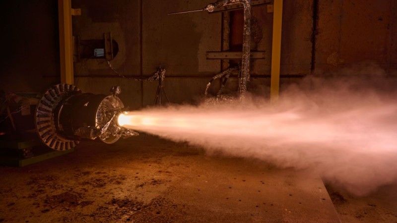 Test silnika rakietowego DM-NEXT firmy Northrop Grumman.