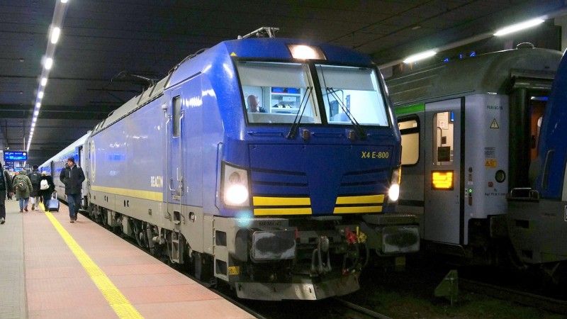 W Urzędzie Transportu Kolejowego odbyły się dwa spotkania poświęcone wdrażaniu GSM-R na sieci PKP PLK. Termin startu eksploatacji obserwowanej przesunięto na wrzesień.