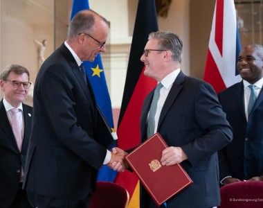 Kanclerz Friedrich Merz i premier Keir Starmer.