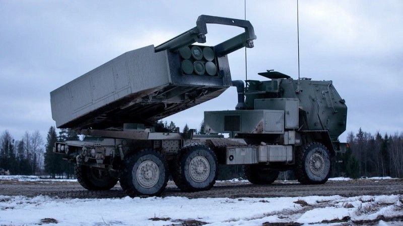 Wieloprowadnicowa wyrzutnia rakietowa M142 HIMARS.