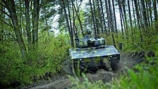 System przeciwlotniczy Skyranger 30 posadowiony na podwoziu bojowego wozu piechoty KF41 Lynx.