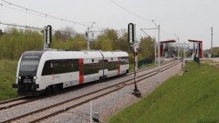 Wdrażanie systemu łączności GSM-R jest jednym z największych wyzwań na polskiej kolei. Incydent na linii PKM pokazuje jednak, że oprócz uruchomienia dużo zależy od czynnika ludzkiego.