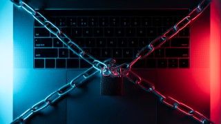 Brytyjska firma KNP padła ofiarą grupy ransomware Akira. Incydent przyczynił się do upadku firmy