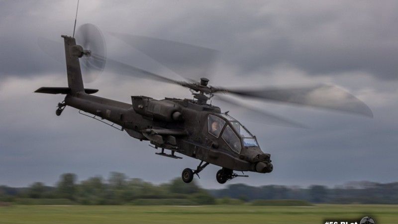 Wypożyczony od USA śmigłowiec szturmowy AH-64D Apache służący do szkolenia polskich pilotów.