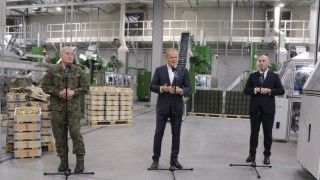 General Commander of the Armed Forces, General of the Army Marek Sokołowski; Prime Minister Donald Tusk; CEO of PGZ Adam Leszkiewicz.