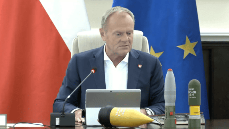 Premier z atrapami pocisków.
