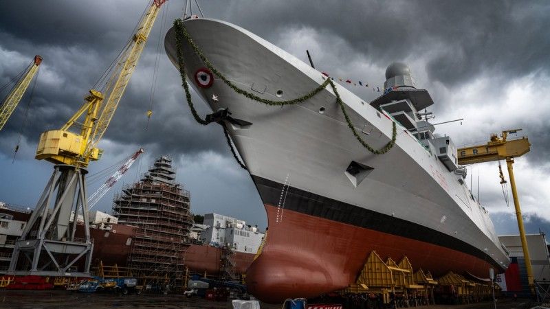 Fregata rakietowa Emilio Bianchi (F 589) tuż przed wodowaniem w stoczni Fincantieri w Riva Trigoso