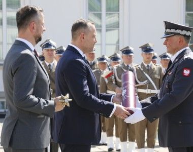 Prezydent Karol Nawrocki wręcza nominacje generalskie
