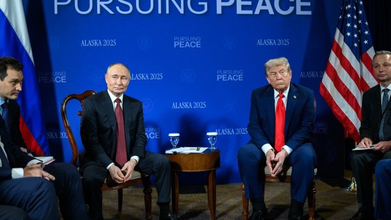 Trump i Putin podczas spotkania