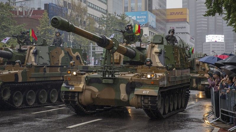 Samobieżne armatohaubice K9A1 podczas parady w Korei Południowej.