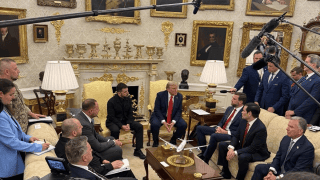 Donald Trump i Wołodymyr Zełenski.