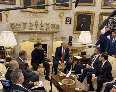 Donald Trump i Wołodymyr Zełenski.