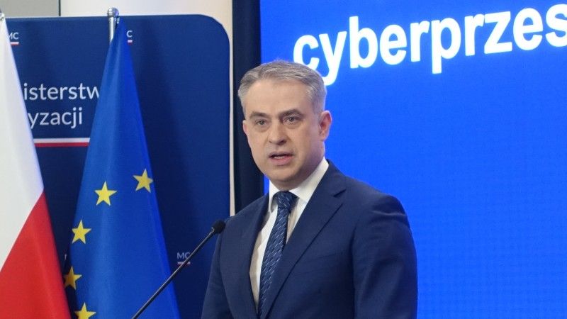 Wicepremier Krzysztof Gawkowski nie sądzi, że firmy przerzucą koszty podatku cyfrowego na klientów. Liczy również na zmianę zdania w przypadku Kancelarii Prezydenta.