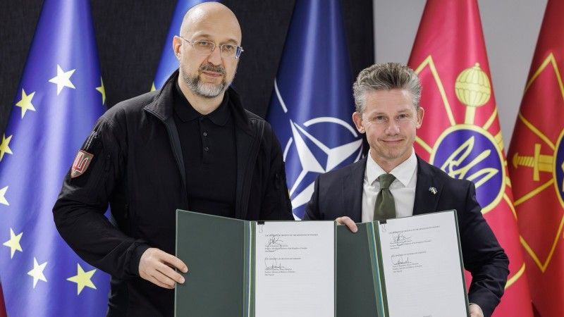 Denys Szmyhal i Pal Jonson Sweden Ukraine