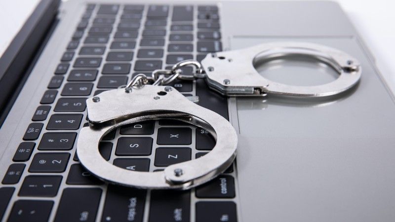 Po odpartym cyberataku na wodociągi jednego z dużych miast pojawiły się pytania o ściganie sprawców. Okazuje się, że nie dzieje się w tej sprawie tyle, ile można byłoby się spodziewać.