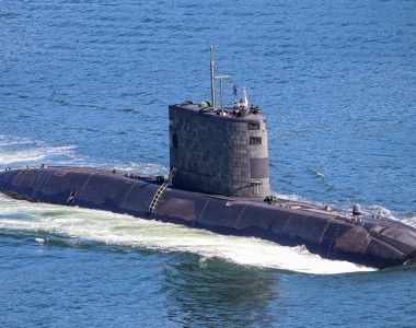 Kanadyjski okręt podwodny HMCS „Corner Brook” typu Victoria u wybrzeży Vancouver, 30 czerwca 2025 roku.