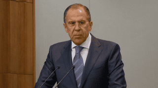 Wywiad Ławrowa wpisuje się w szerszą strategię dezinformacyjną Moskwy.