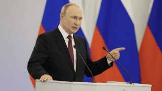 Rosja wypacza ideę fact-checkingu, tworząc pozorne inicjatywy, które nie demaskują kłamstw, lecz je szerzą.