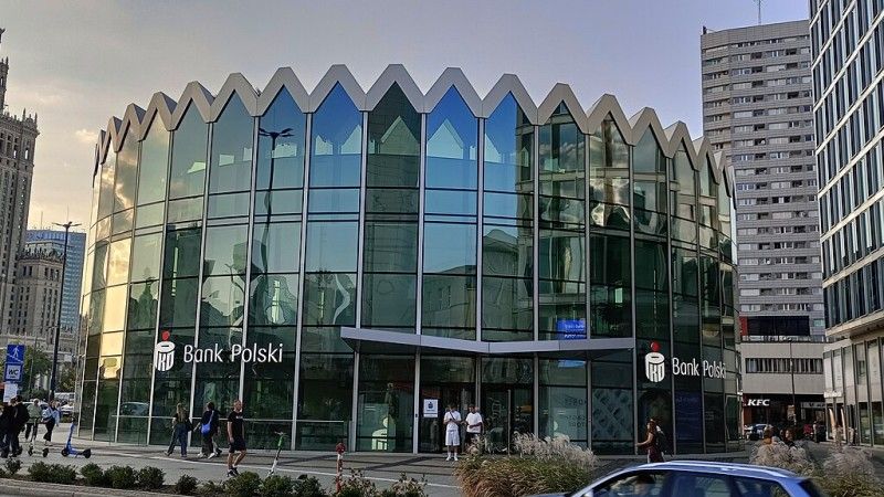PKO Bank Polski poinformował o ujawnieniu służbowych danych pracowników