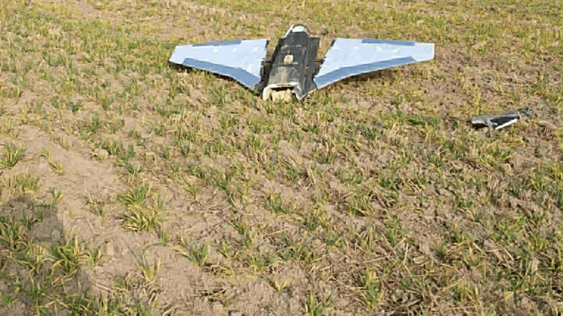 Rosyjski dron Gerbera w polu w okolicy wsi Wohyń