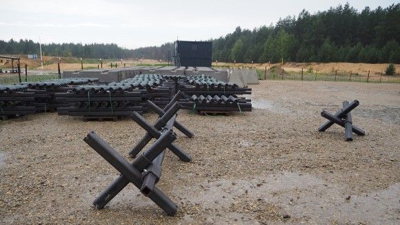 Bałtycka Linia Obrony, skręcane stalowe zapory przeciwczołgowe