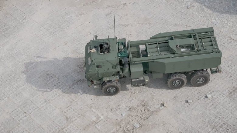 Wieloprowadnicowa wyrzutnia rakiet M142 HIMARS na Centralnym Poligonie Sił Powietrznych w Ustce podczas ćwiczeń Jesienny Ogień-25.