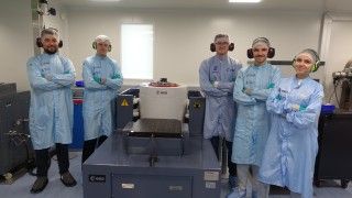Zespół AGH Lunar Technologies w trakcie testów środowiskowych eksperymentu Lunaris w Belgii.
