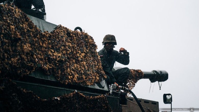 Armatohaubica K9A1 należącą do 18. Brygady Artylerii podczas tankowania na ćwiczeniach Żelazna Brama-25.