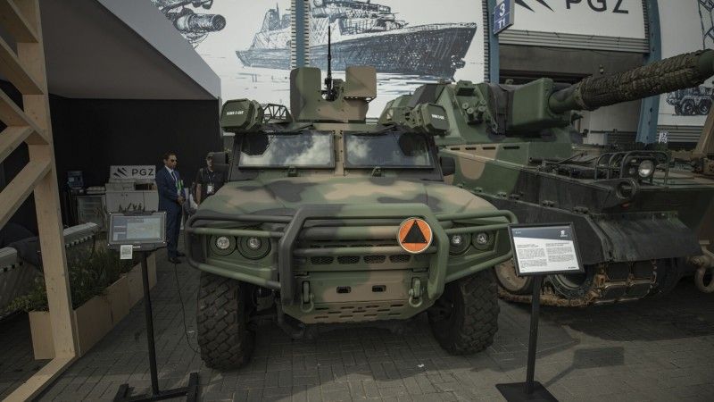Lekki pojazd rozpoznawczy Legwan z systemem antydronowym Hawk na MSPO 2025.