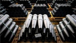 Korpusy pocisków artyleryjskich kalibru 155 mm.