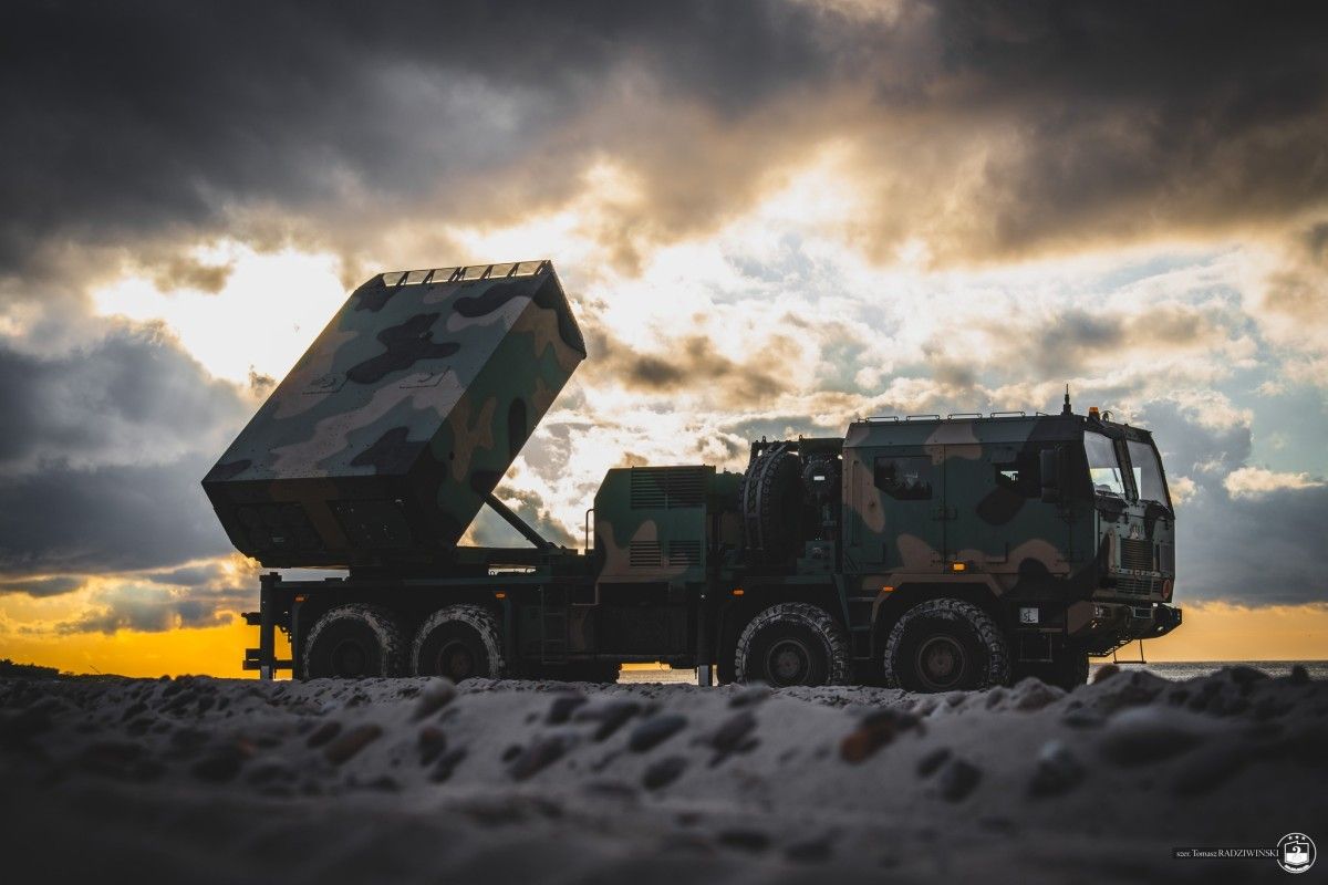 Ile Homarów dostarczono do wojska?