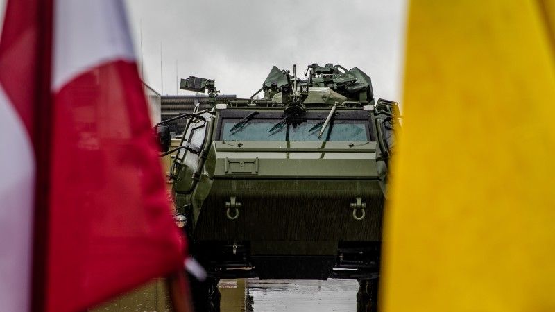 Łotewskiej produkcji kołowy transporter opancerzony Patria 6x6 dla Ukrainy.