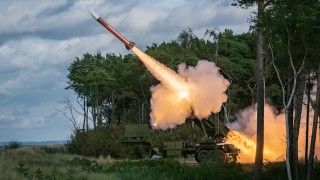 Wystrzelenie pocisku PAC-2 GEM-T z wyrzutni MIM-104 Patriot systemu obrony powietrznej Wisła. Strzelanie wykonali żołnierze 37. dywizjonu rakietowego Obrony Powietrznej na Centralnym Poligonie Sił Powietrznych w Ustce.