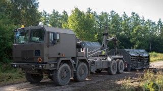 Artyleryjski Wóz Amunicyjny (Jelcz P882.53) wchodzący w skład DMO Regina i należący do 5. Lubuskiego Pułku Artylerii