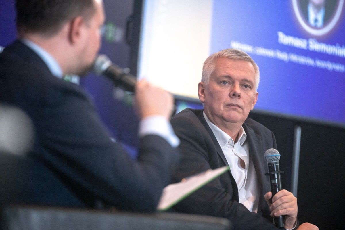 Prezydent odesłał wniosek w sprawie nominacji oficerów służb. Siemoniak: będziemy się zastanawiać, jak dalej postępować w tej sprawie