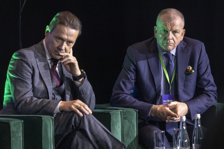Od lewej: Dariusz Piotrowski (VP, DYREKTOR ZARZĄDZAJĄCY, DELL TECHNOLOGIES POLSKA) oraz Robert Soszyński (Wiceprezes Zarządu ds. Operacyjnych, Orlen S.A.).